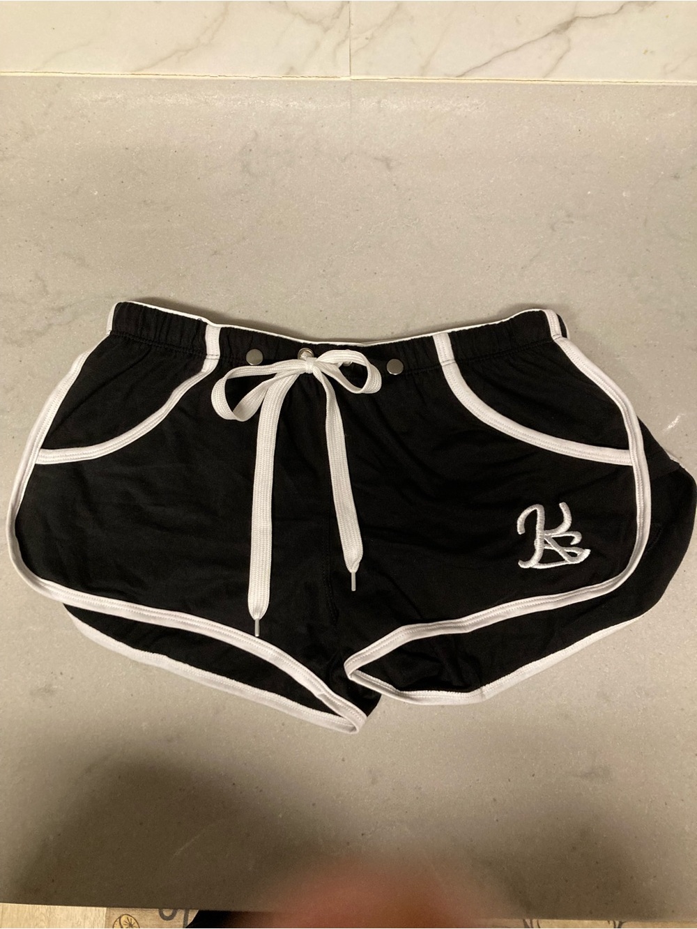1 Piece Men's Sports Fitness Shorts - Elastic Adjustable Waistband. - Picture 2 of 5